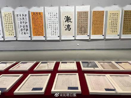 夜跑致半月板撕裂，到底如何跑步才不伤膝盖？游戏画面